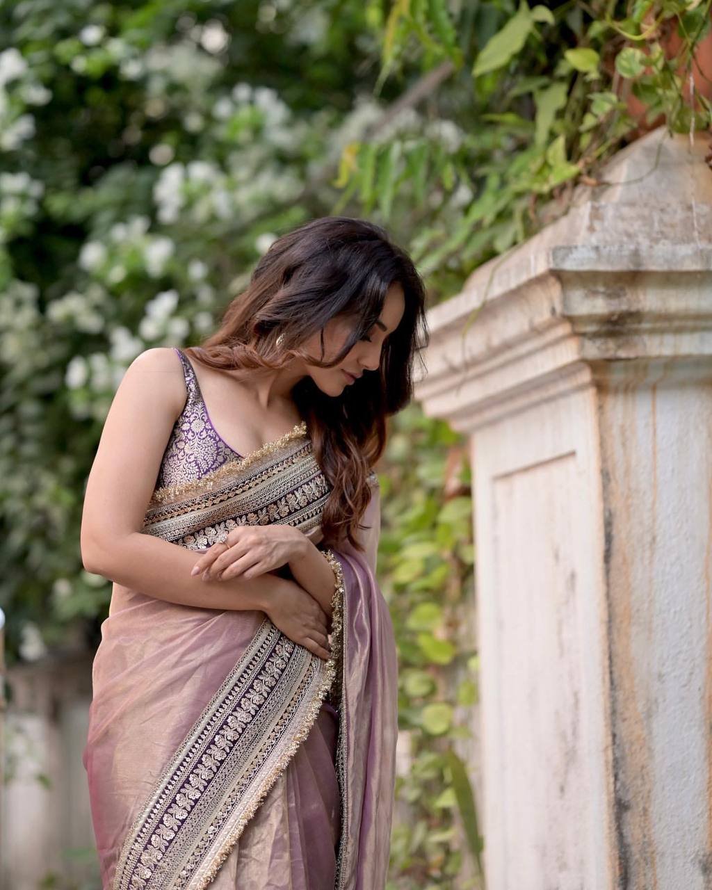 Women's Luxurious Mauve & Purple Art Silk Saree with Intricate Golden Zari & Broad Embroidered Border – Complete with Brocade Blouse for Festive & Wedding Wear - Image 10